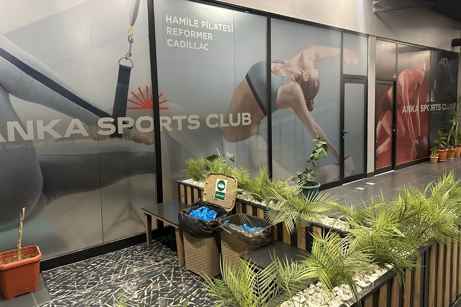 Stüdyo girişi: kamile pilates, reformer, cadillac